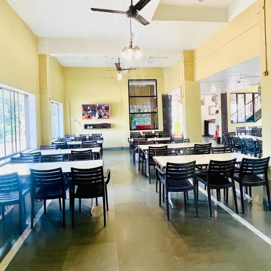 Hotel Manik Moti Lonavala Ngoại thất bức ảnh