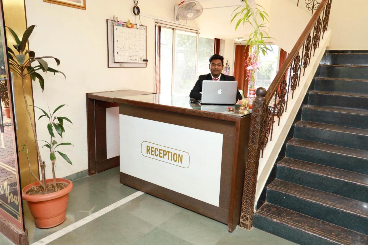 Hotel Manik Moti Lonavala Ngoại thất bức ảnh