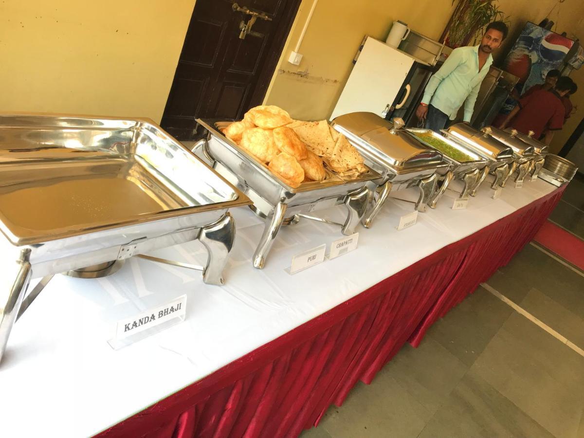 Hotel Manik Moti Lonavala Ngoại thất bức ảnh
