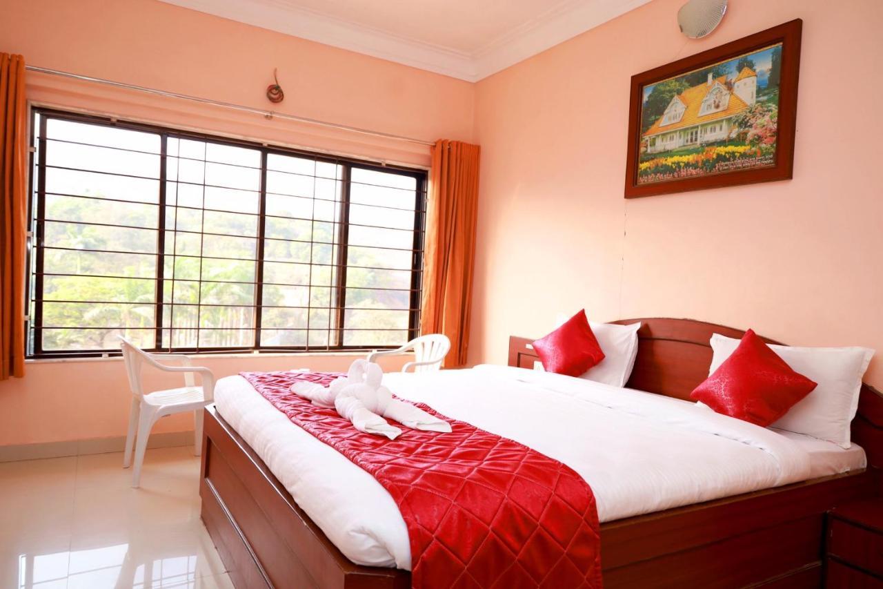 Hotel Manik Moti Lonavala Ngoại thất bức ảnh